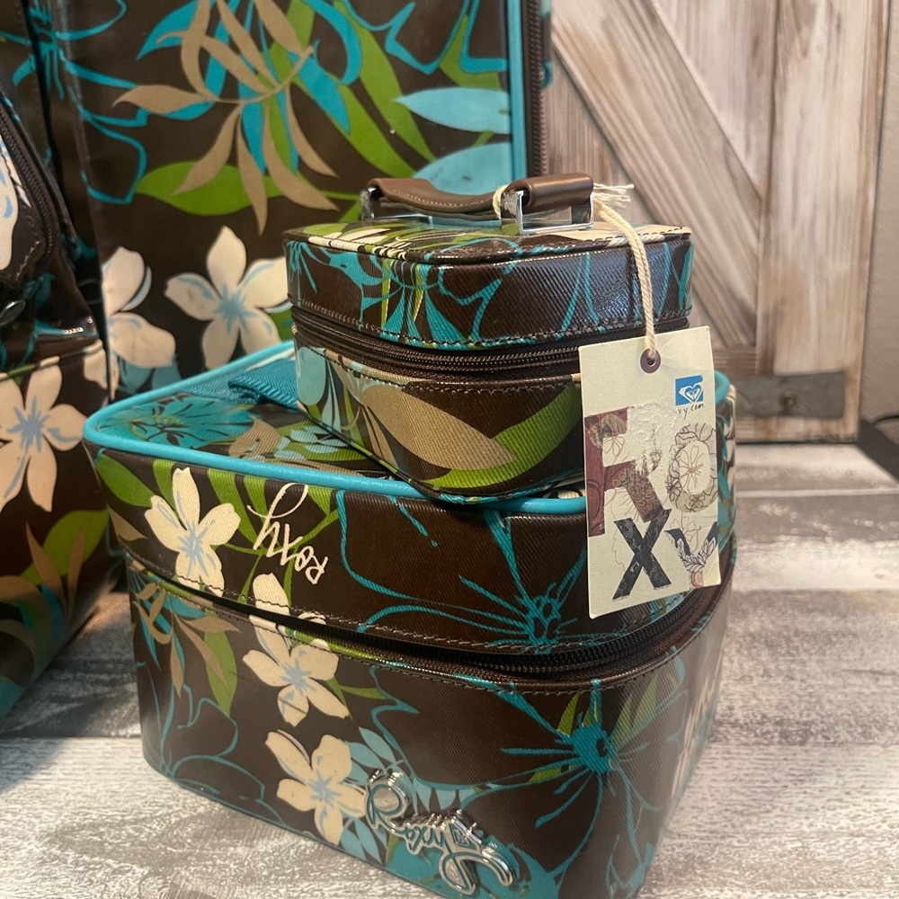 Floral Vintage ROXY 4 Piece Luggage Set in Teal & Brown gently used - Picture 3 of 16